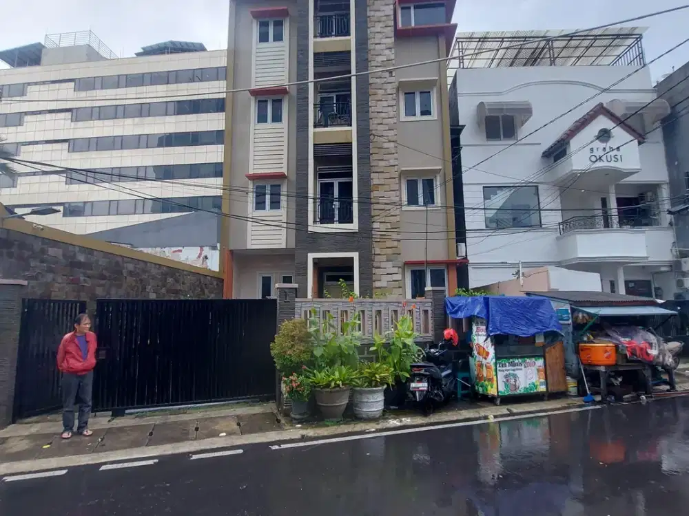 Kost 4 Lantai di Kebon Sirih Barat, Hanya 10 Menit ke CBD Thamrin
