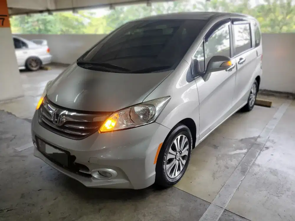 Honda Freed CBU E Prestige Fender Audio AT Tahun NIK 2013 Pakai 2014