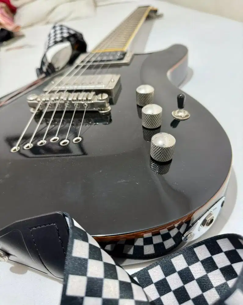 Gitar ibanez sz520 original korea hitam