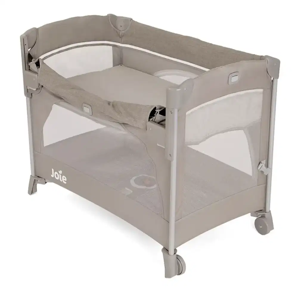 Tempat tidur atau box bayi dan matras