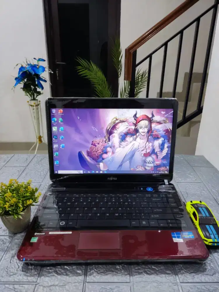Laptop Fujitsu Lifebook RAM 16Gb SSS 256Gb Murah Banget