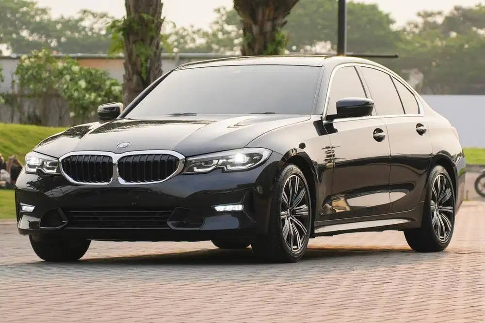 Bos Muda! BMW 320i Sport 2022 New Model Warranty x1 c200 520i