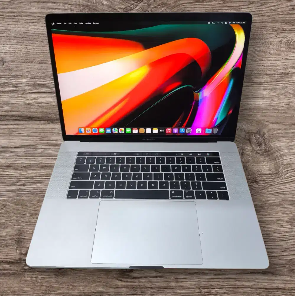 [FULSET BOX] Macbook Pro Retina Touchbar RAM 16gb/ssd VGA Radeon 4Gb
