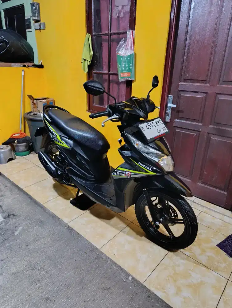 Bissmillah dijual motor Honda beat eco 2018 istimewa