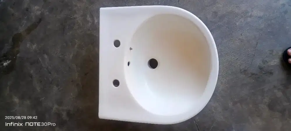 Wastafel toto komplit, kran, selang fleksibel, sifon,