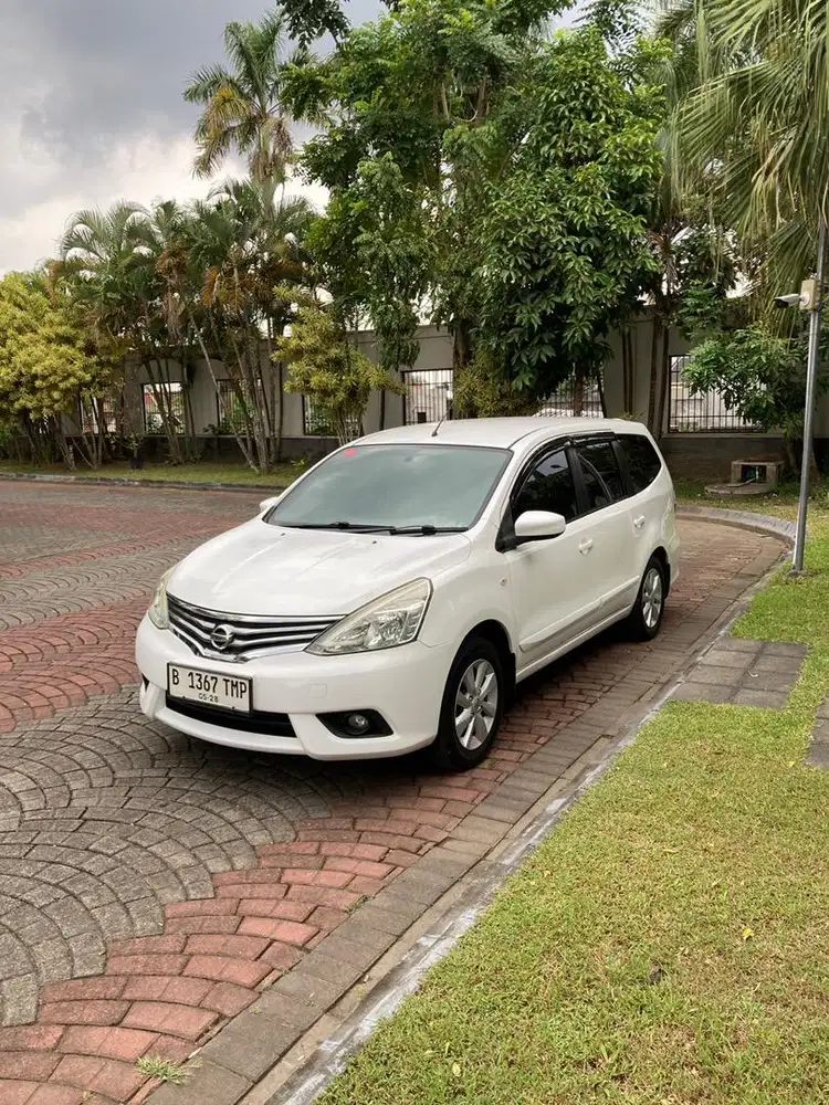 Nissan Grand Livina XV Matic 2016