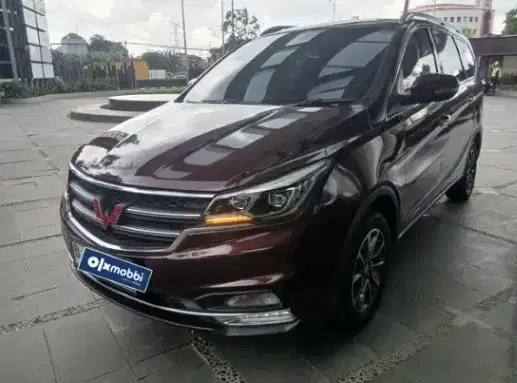 DP Rendah  7JT Wuling Cortez 1.8 L Luxury Plus Bensin-AT 2018 Merah