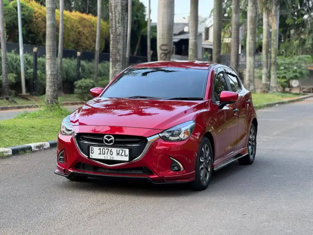 Mazda 2 R AT 2018 Merah Metalik Low Kilometer Istimewa