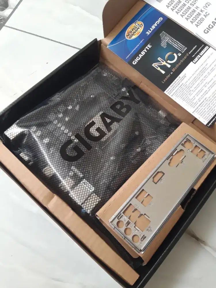 Ryzen 7 3700X & Mb Gigabyte B450M-K ( Garansi Resmi Mobo Sampai 2027)