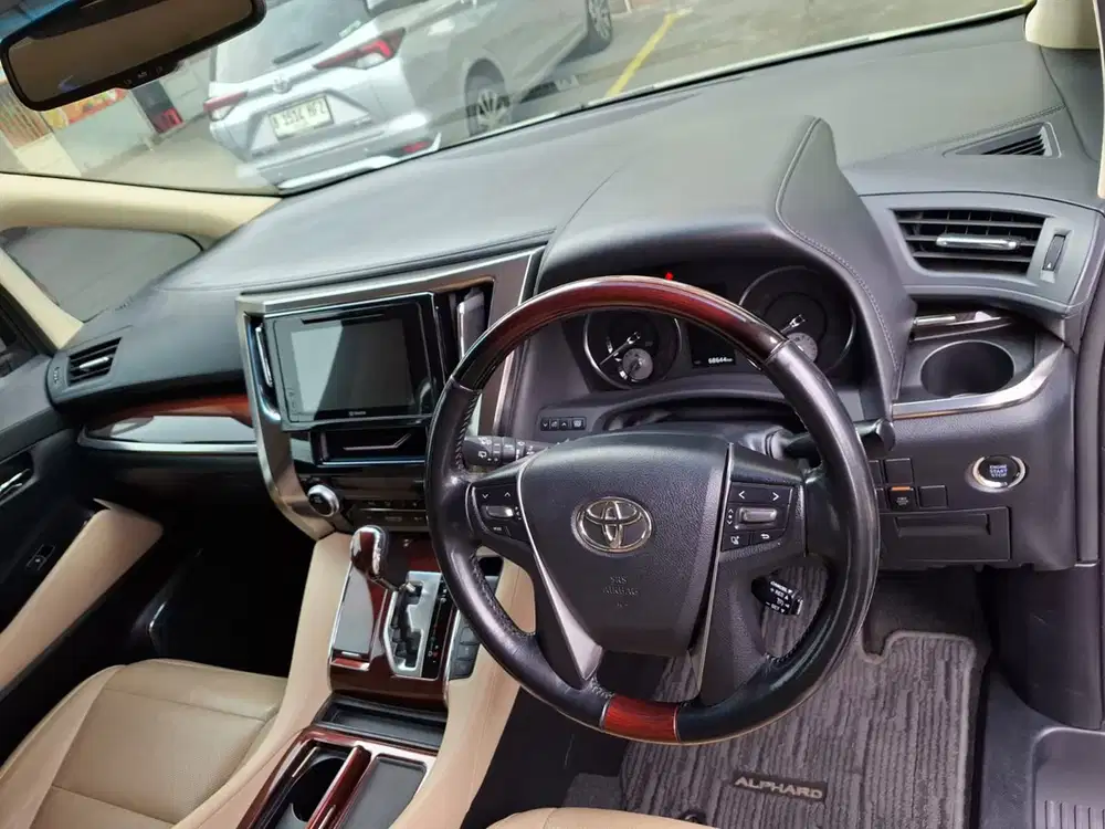 Toyota Alphard 2017 Bensin