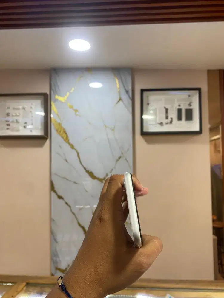 Iphone xr 64gb inter all operator likenew