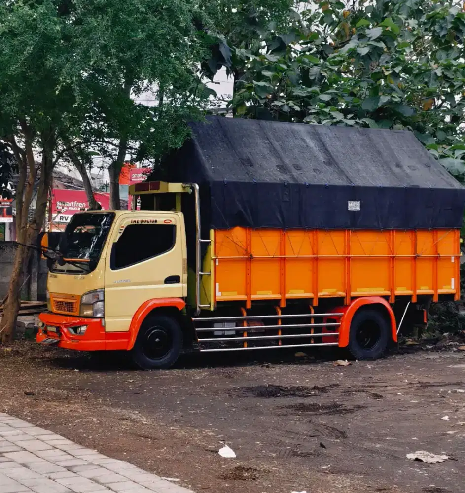 Mitsubishi canter HDV 2012