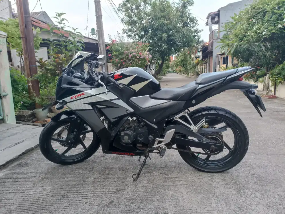 Honda CBR 150 R 2015