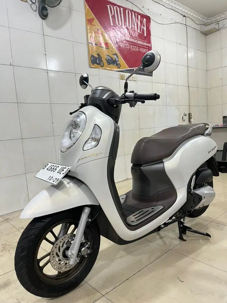 NEW SCOOPY 2024 PRESTIGE LOW KM GRESS FULL BODY ORII