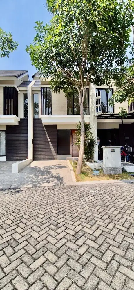 DIJUAL RUMAH NORTHWEST LAKE CITRALAND 2 LANTAI BARU BAGUS MURAH NEGO