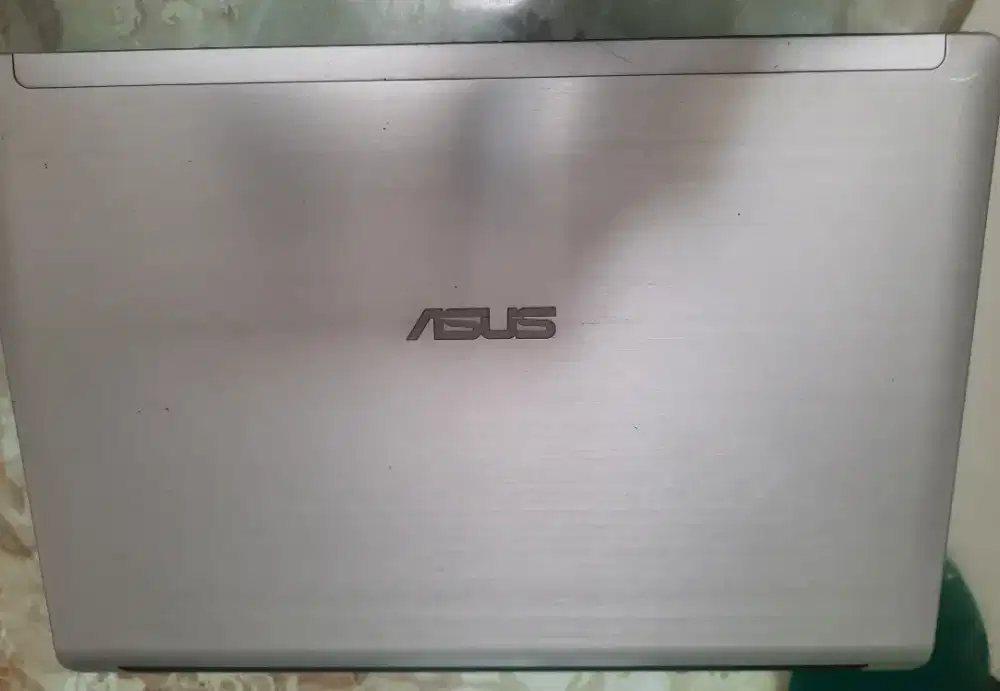 BU: Laptop ASUS UL20A + Kipas angin + mouse