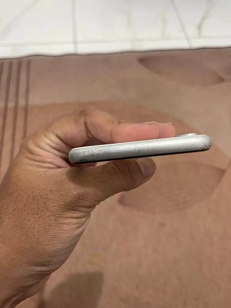 Iphone XR 128gb wifi only