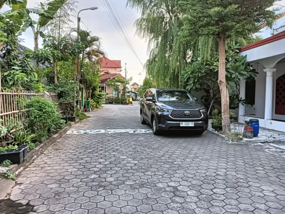 Dijual Rumah Homestay 4 Kamar Tidur di area perumahan pinggir Jl Suryodiningratan Kodya Jogja