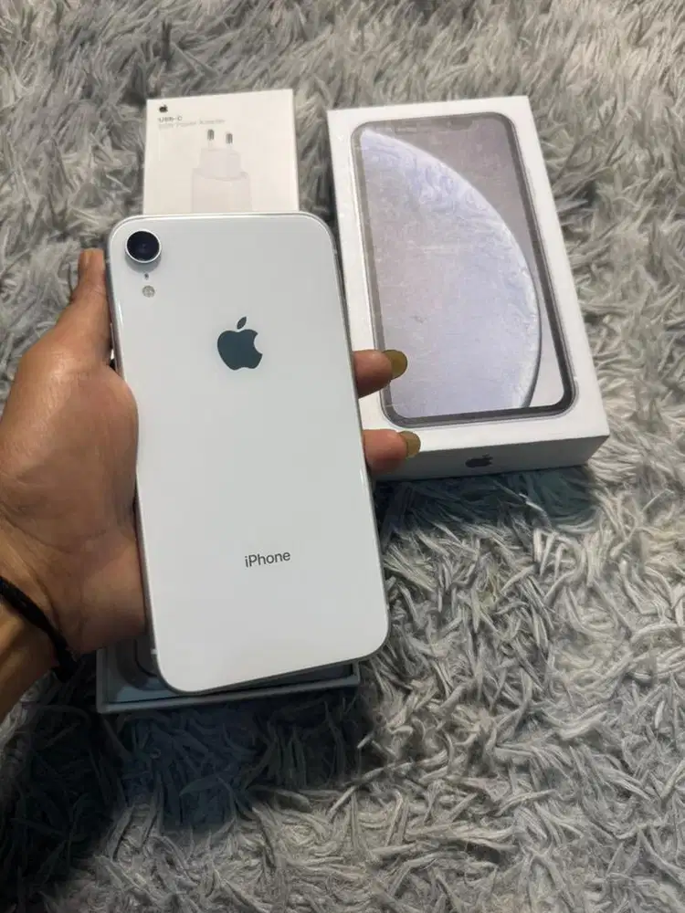 Iphone xr 64 gb ibox putih fullset