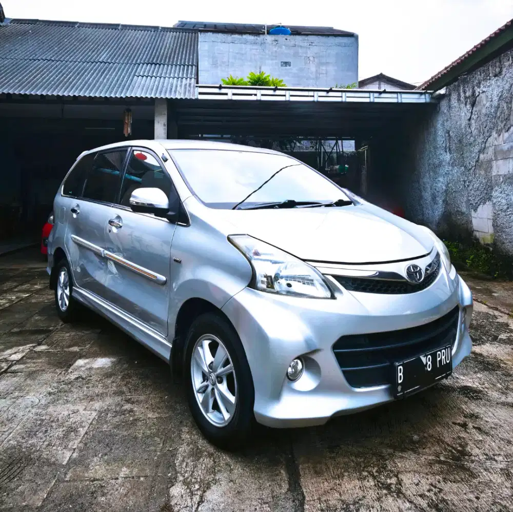 Toyota Avanza Veloz Lux 1.5 AT 2014