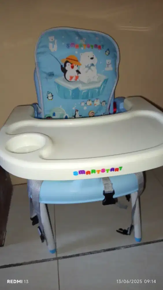 Kursi makan anak