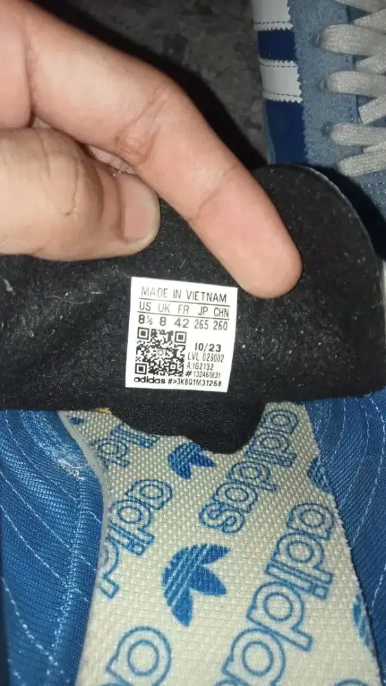 Sepatu pria Adidas dan vans