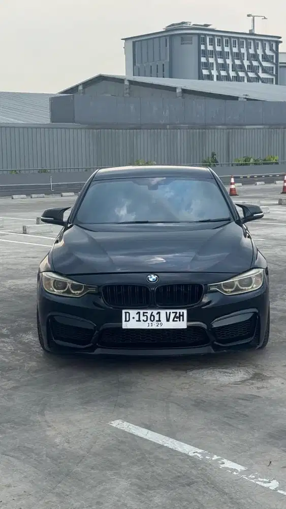BMW 320i (2013)