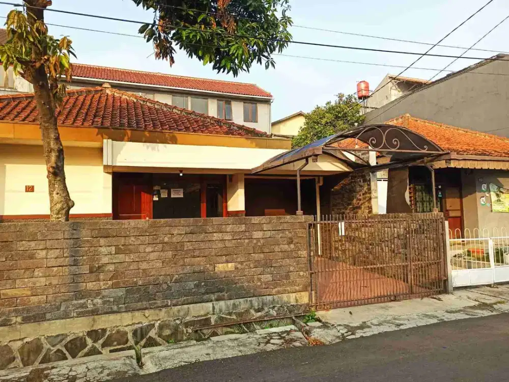 Rumah baru renovasi di sayap buah batu cocok untuk kantor/tinggal