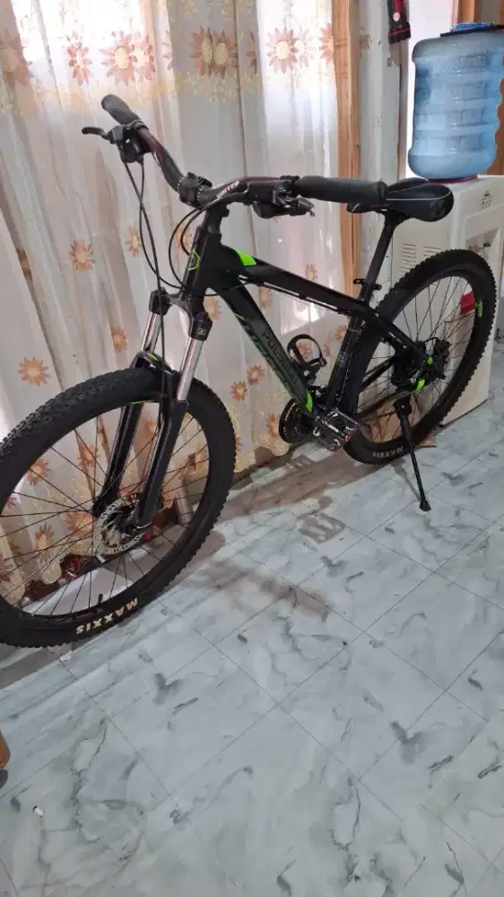 Dijual sepeda poligon premier 4