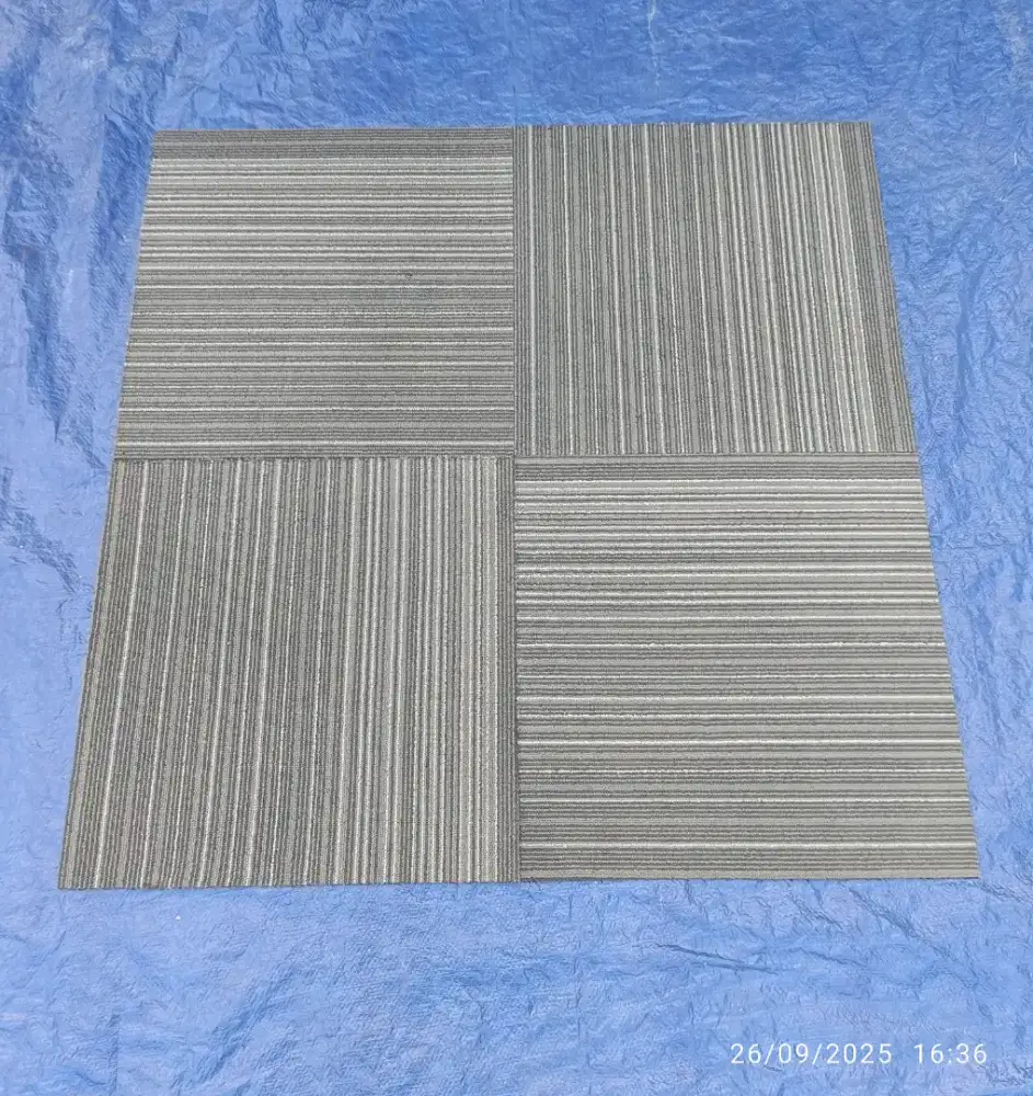 Karpet tile Bekas berkualitas ukuran 50x50cm