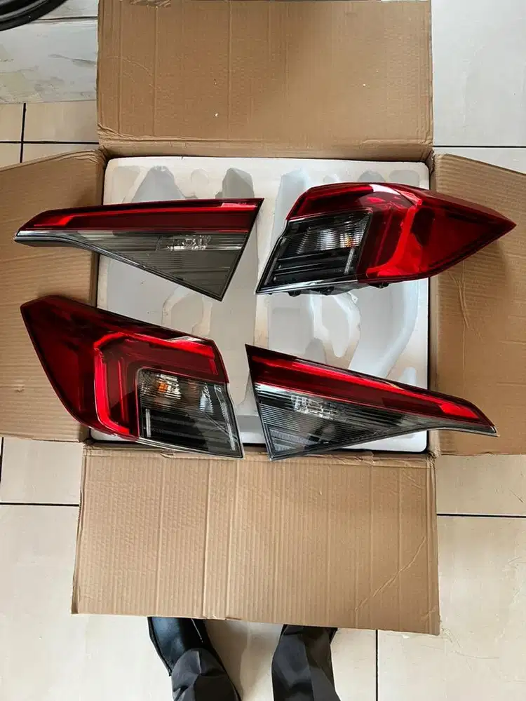 Di Jual Lampu belakang Honda Civic FE Original Honda kondisi bagus