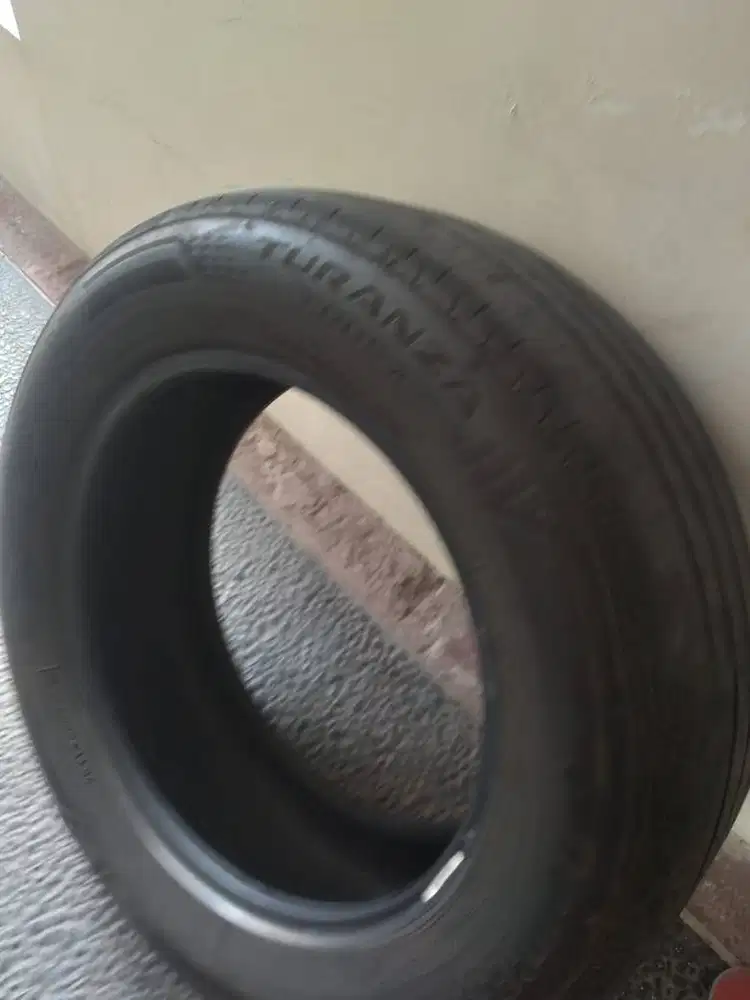 Ban bridgestone turanza 215/60 R16