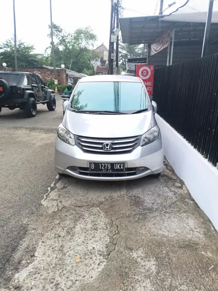 Honda Freed jual cepat!