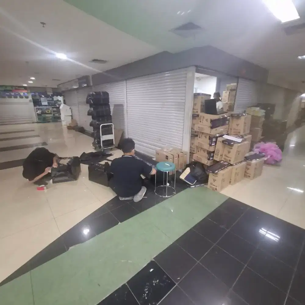 Packing dan jaga toko