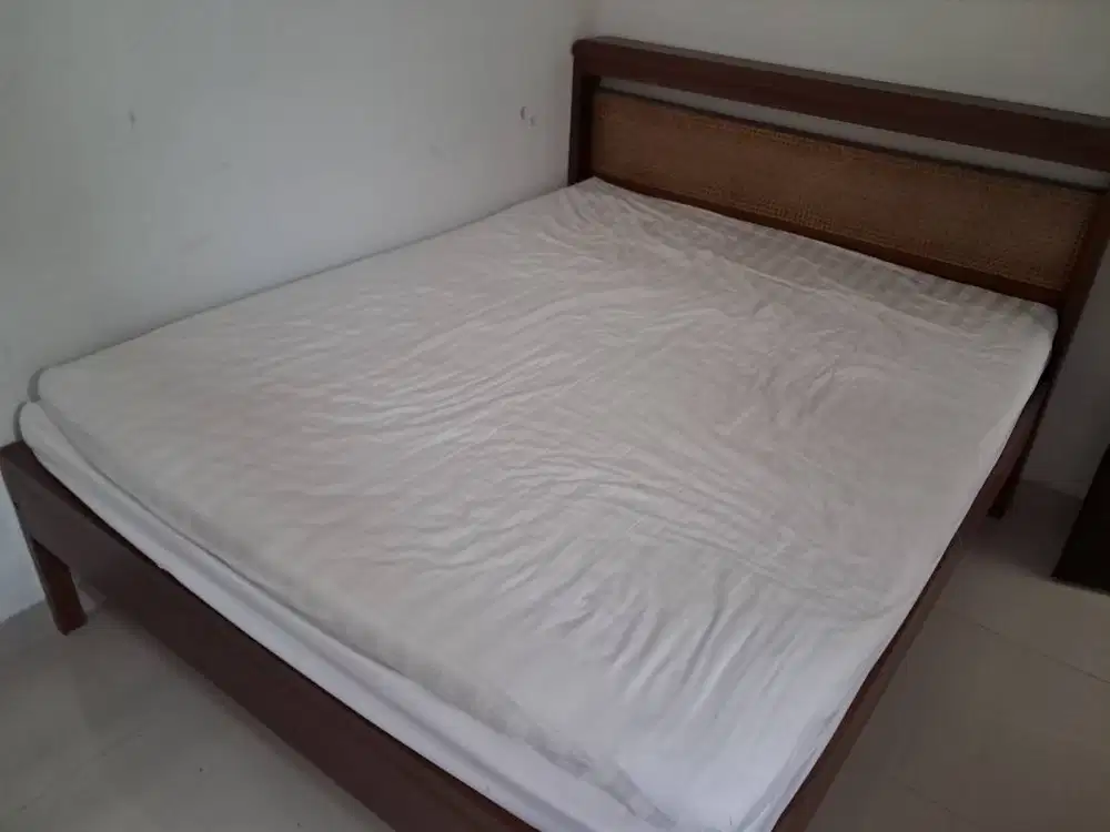 Tempat tidur 160 x 200 complete