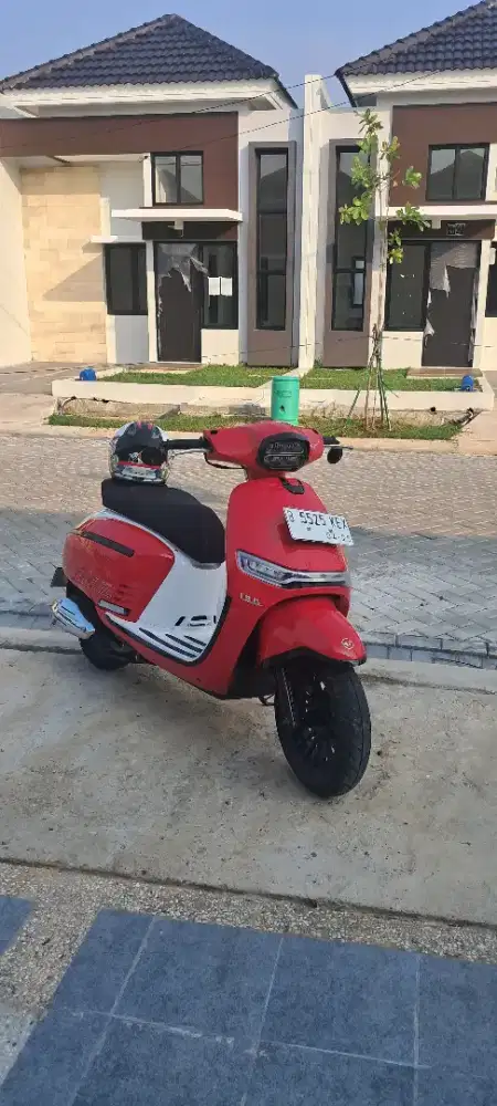 Keeway VERSILIA 150cc Model Vespa Keren