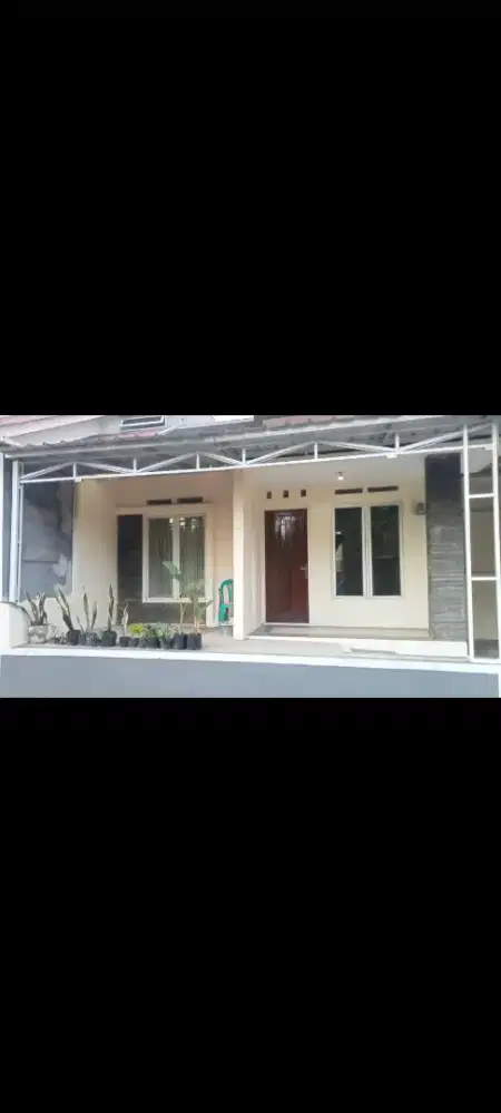 Kontrakan Nyaman Cozy Depannya Taman Luas di Cibinong