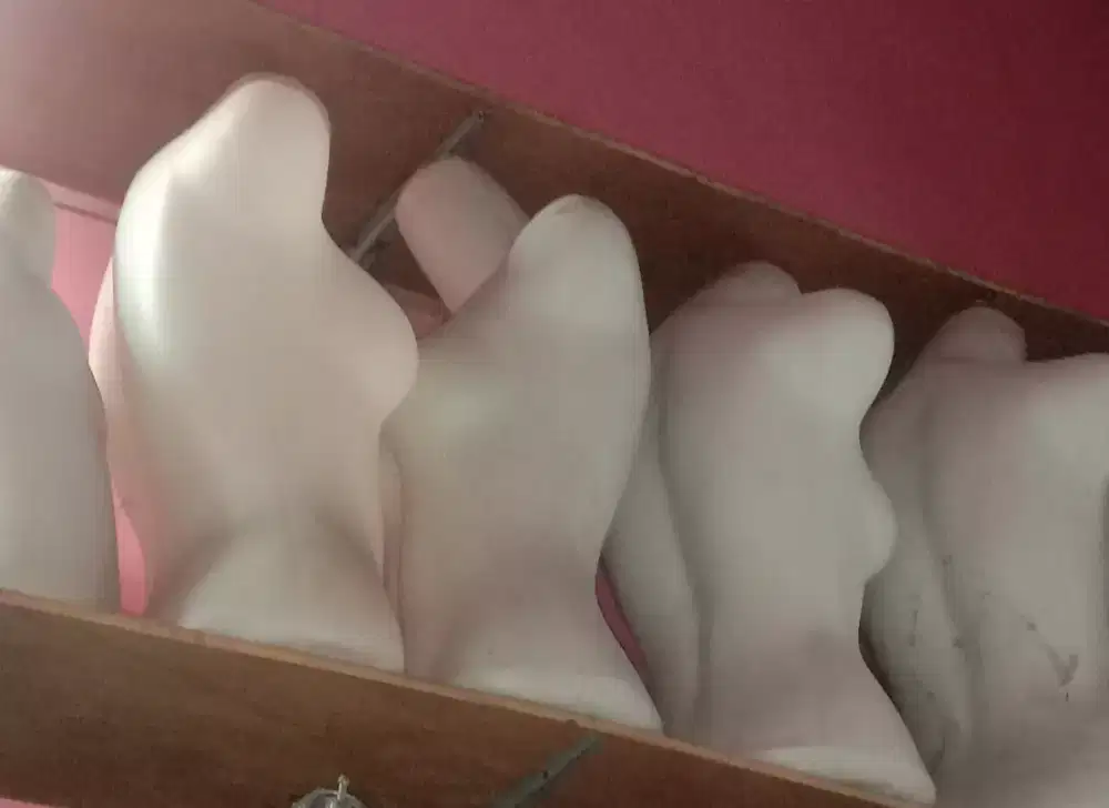 Patung boneka badan  krg lebih ad 25 biji