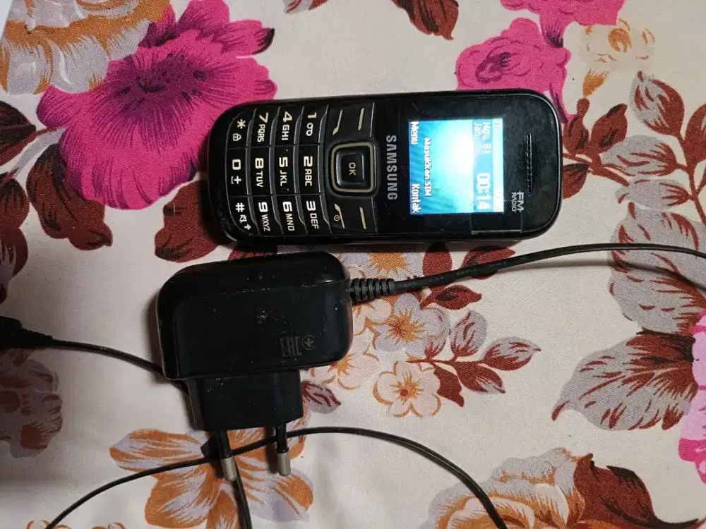 Jual HP lama Samsung dan Nokia