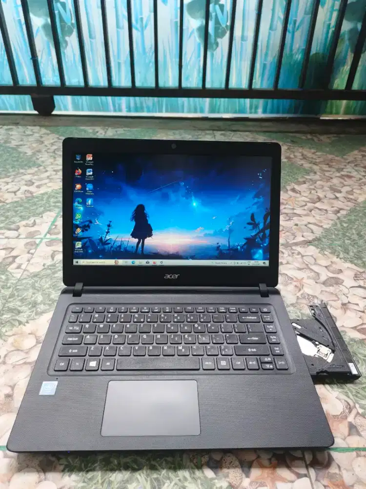 laptop acer Ram 10gb windows 10 layar 14 inch siap pake(Nego)