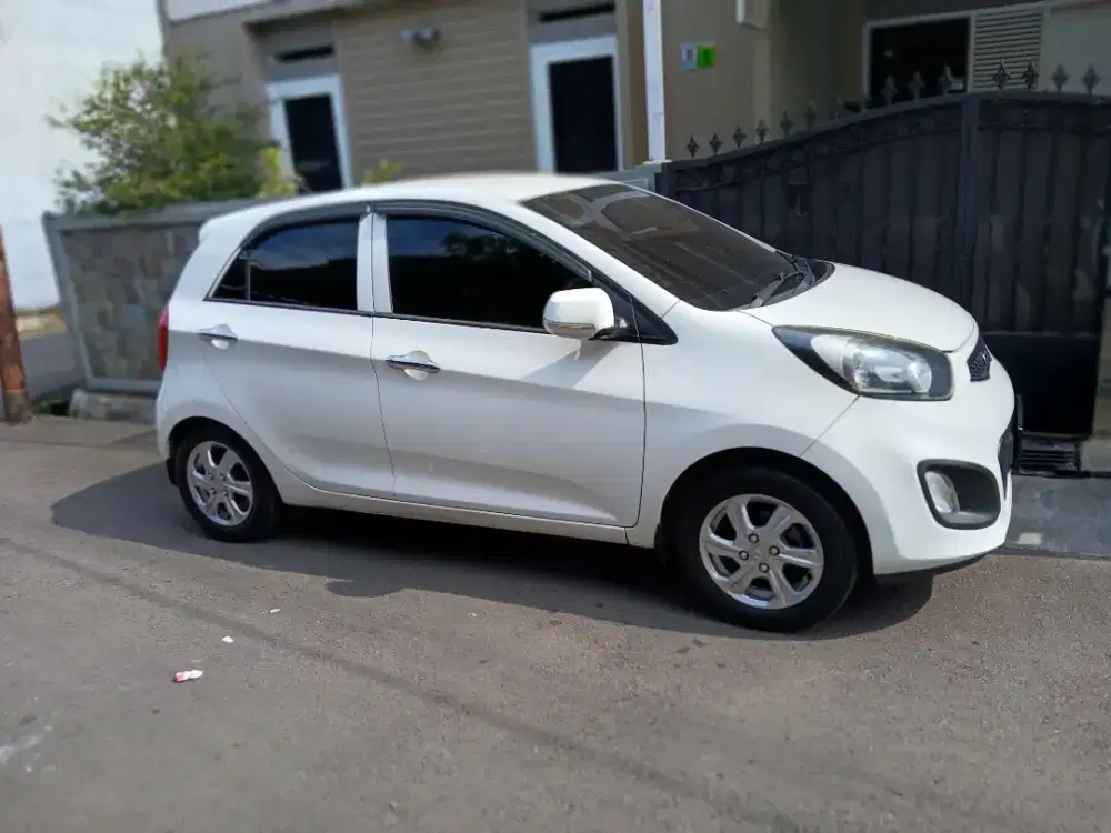 kia picanto SE at 2012
