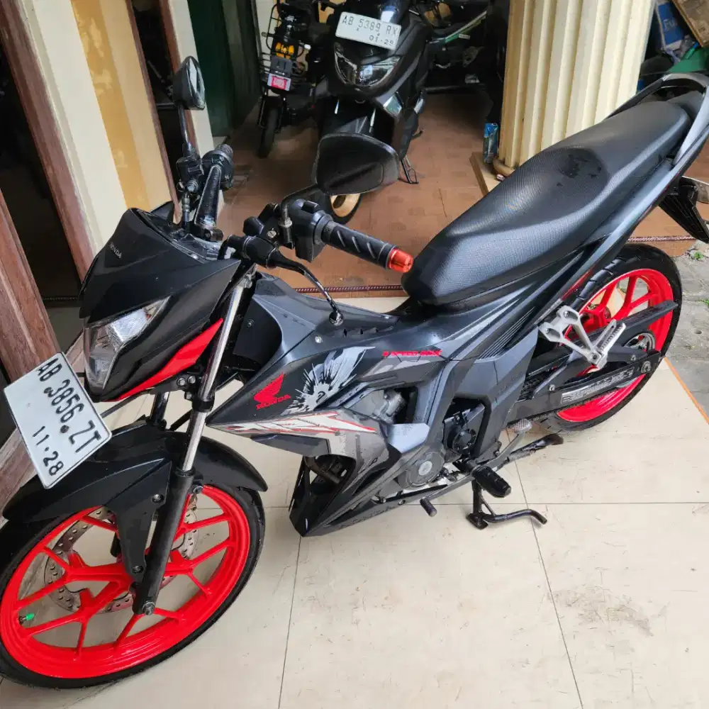 Sonic 150cc hitam 2018 dp200rb kredit atau tunai  Gbm