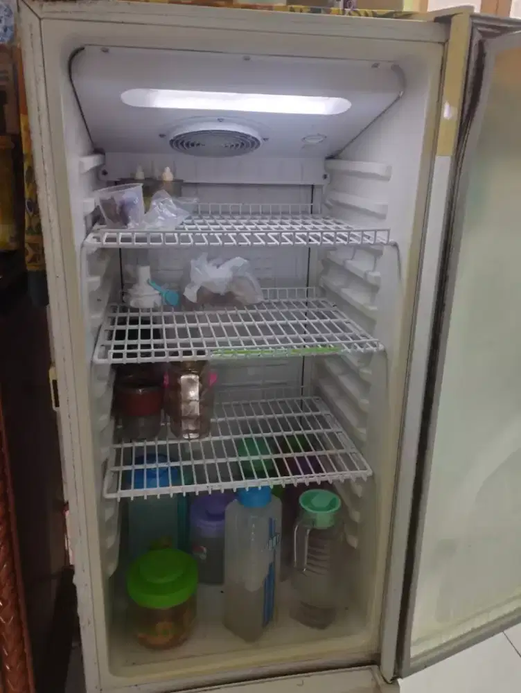 Bismillah dijual shwoces normal merk Aqua