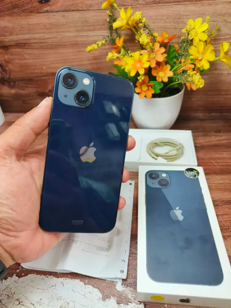 Iphone 13 128 gb black mulus 90% Hb 86% full ori Garansi iBox BS tt