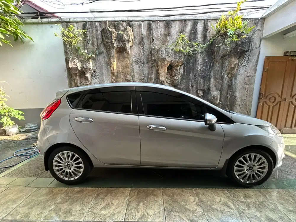 Ford Fiesta 2012 Type Trend Automatic LOW KILOMETER