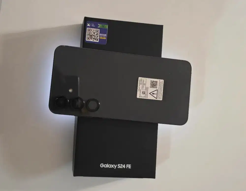 Samsung S24 FE ( 8GB/256GB) mulus