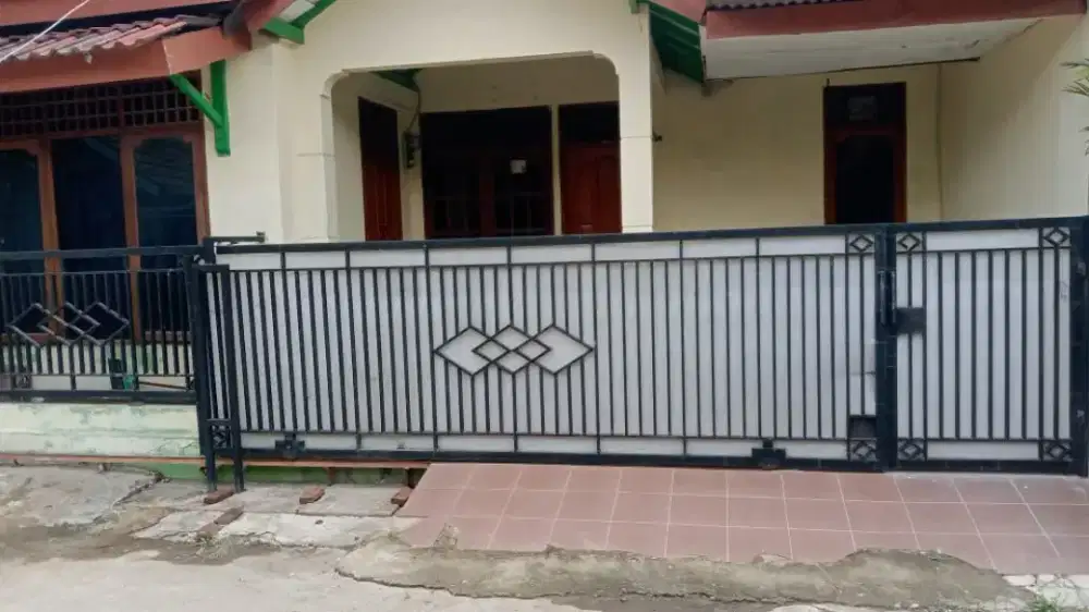 DISEWAKAN CEPAT! RUMAH 3 KAMAR STRATEGIS — HANYA 1.5 JUTA/BULAN