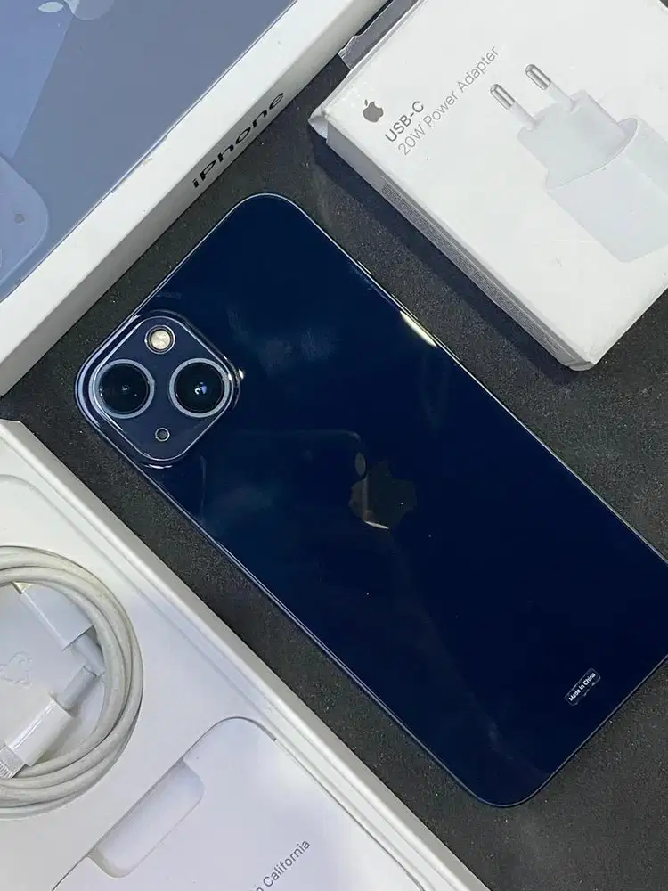 Second Iphone 13 128Gb ibox Garansi Resmi on fullset original