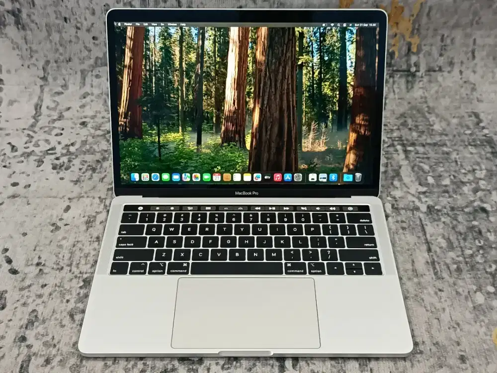 MacBook Pro TouchBar 13 2018 Core i5 16GB 256GB Silver iBox Like New