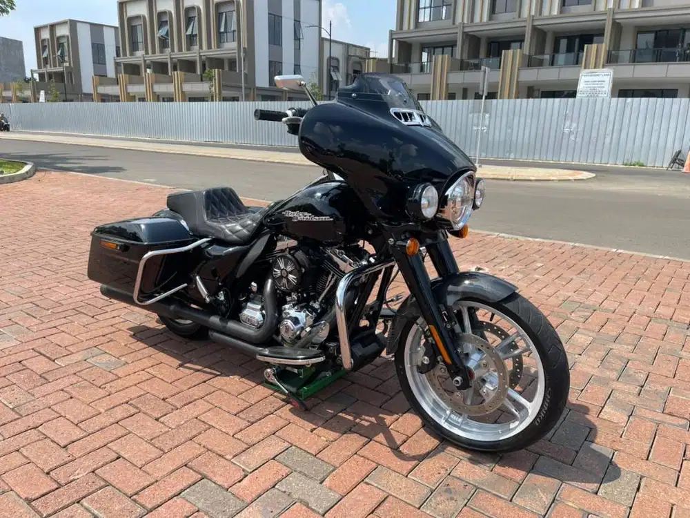 STREETGLIDE RUSHMORE 2014 KM15RB FULL PAPER